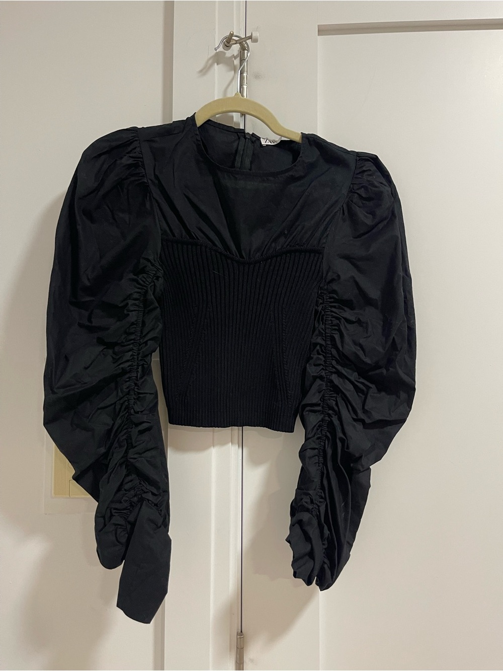 Zara Black Puff-Sleeve Cropped Top
